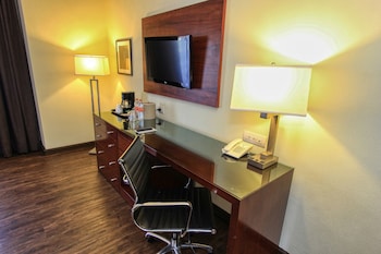 Standard Room, 1 King Bed