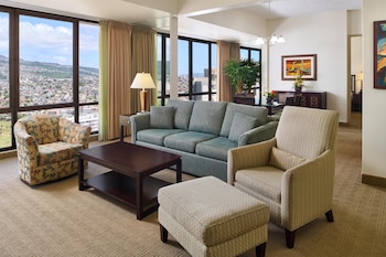 Penthouse, 2 Bedrooms, 2 Bathrooms, Mountain View