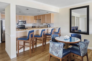 Suite, 2 Bedrooms, Bay View (King/Two Full beds, Partial Bay View)