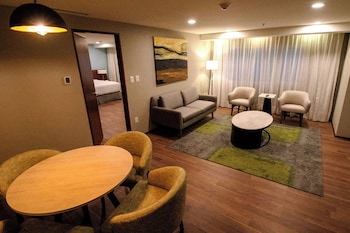 Senior Suite, 1 Bedroom, City View