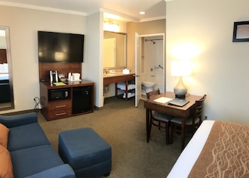 Family Room, 1 King Bed, 1 Queen Bed and Sofa Bed, Non Smoking