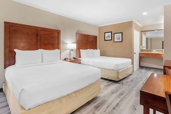 Standard Room, 2 Queen Beds, Non Smoking