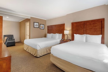 Family Room, 1 King Bed, 1 Queen Bed and Sofa Bed, Non Smoking