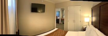 Family Room, 1 King Bed, 1 Queen Bed and Sofa Bed, Non Smoking