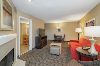 Suite, 2 Queen Beds, Accessible (Hearing)