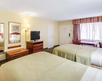 Room, 2 Queen Beds, Accessible, Non Smoking