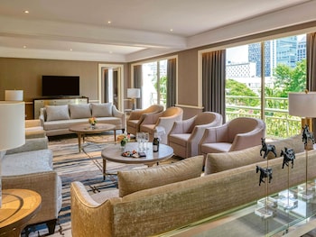 Presidential Suite, Club Access