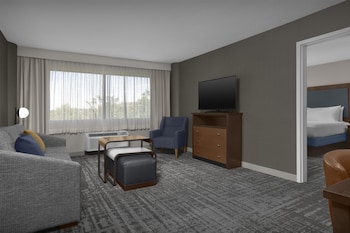 Suite, 1 King Bed with Sofa bed, Kitchen