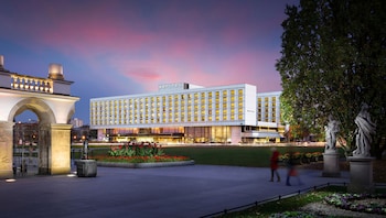 Luxury Room, 1 King Bed (Pilsudski Square View)