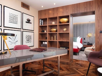 Suite, 1 King Bed, Sauna (Imperial)