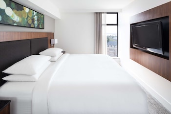 King, Suite, Kitchenette