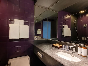 Superior Room with 1 King Size Bed, Non Smoking