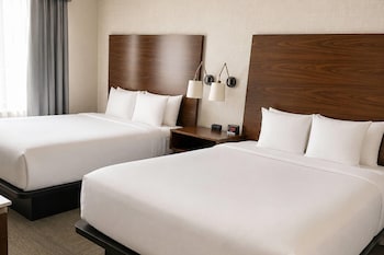 Suite, 2 Queen Beds, Non Smoking