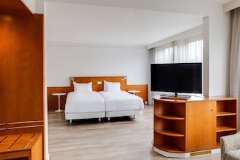 Junior Suite (Extra Bed 2 adults + 1 child)