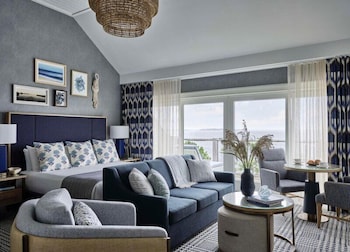 Signature Water View King