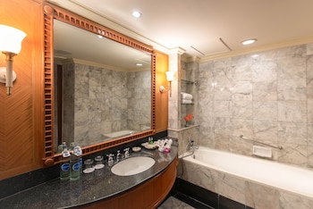 Premier Room, 1 King Bed, River View
