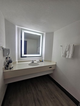 Deluxe Room, 2 Double Beds, Non Smoking (Pet-Friendly)