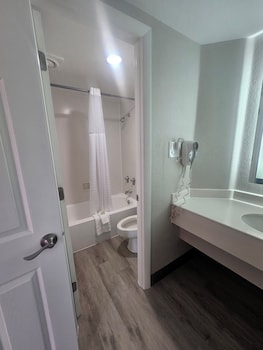 Suite, 1 King Bed, Non Smoking