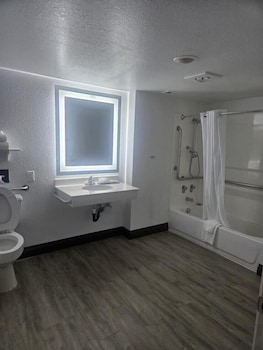 Room, Mobility Accessible, Non Smoking (Bathtub w/ Grab Bars)