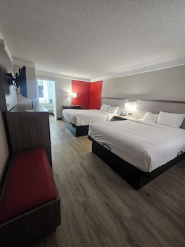 Deluxe Room, 2 Queen Beds, Non Smoking (Pet-friendly)