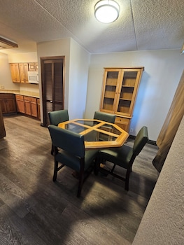 Deluxe Suite, 1 Bedroom, Non Smoking (1 King Bed)