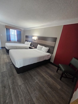 Deluxe Room, 2 Double Beds, Non Smoking (Pet-Friendly)