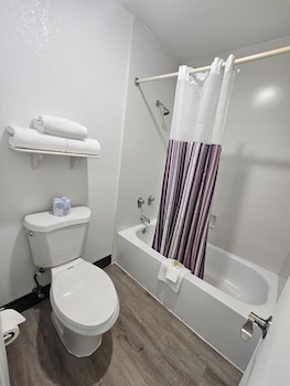 Deluxe Room, 2 Queen Beds, Non Smoking