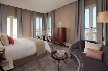 Superior Deluxe Room with internal view