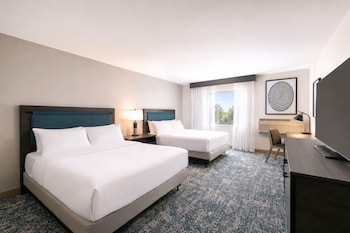 Room, 2 Queen Beds, Accessible, Bathtub (Roll-In Shower)