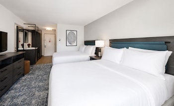 Family Room, Multiple Beds, Microwave