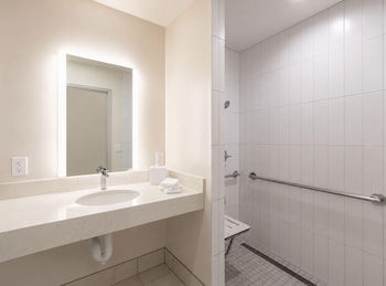 Room, 2 Queen Beds, Accessible, Bathtub (Roll-In Shower)