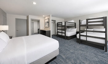 Family Room, Multiple Beds, Microwave