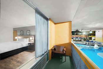 Suite, 1 King Bed with Sofa bed, Non Smoking