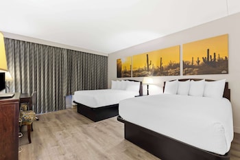 2 Queen Beds, Non Smoking, Pet Friendly