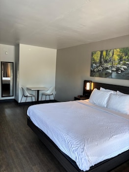 Suite, 1 King Bed, Non Smoking