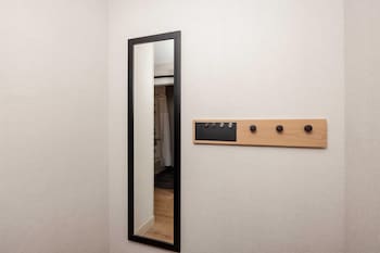 Room, 1 King Bed with Sofa bed, Accessible Bathtub