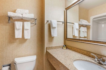 Standard Room, 2 Queen Beds, Non Smoking, Refrigerator