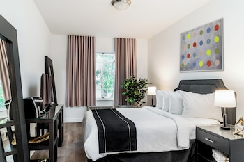 Deluxe Room, 1 Queen Bed