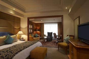 Room, 1 Double Bed, Pool Access, Tower (Tower)