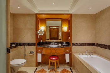 Room, 1 Double Bed, Pool Access, Tower (Tower)