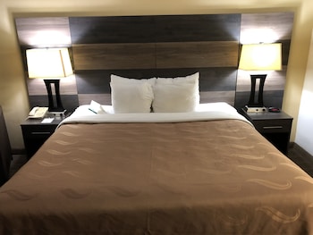 Standard Room, 1 King Bed, Smoking