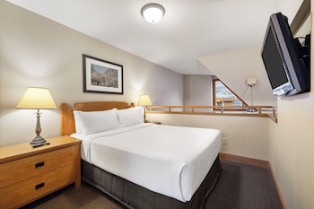 Premier Loft (2 Bedroom Condo - with Game room)