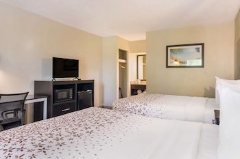 Standard Room, 2 Queen Beds, Non Smoking, Refrigerator & Microwave