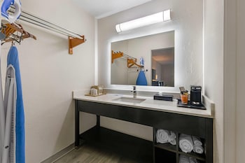 Standard Room, 2 Queen Beds, Non Smoking