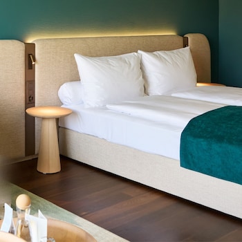 Lake View Deluxe Room