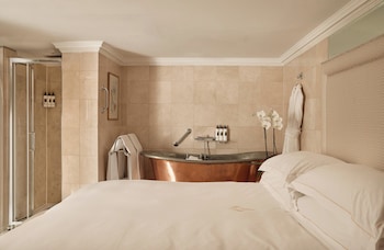 Suite, 2 Bedrooms (99) The Guv'nor's)