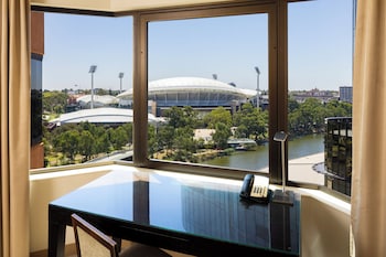 Classic Room, 1 King Bed, River View