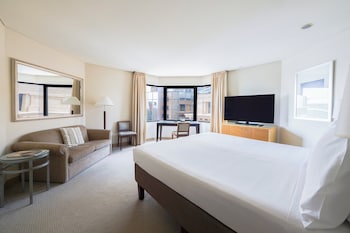 Classic Room, 1 King Bed, Accessible