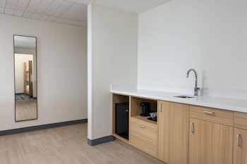 Suite, 1 Bedroom, Balcony, Beach View