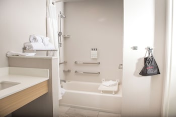 Room, 1 King Bed (Hearing Accessible)